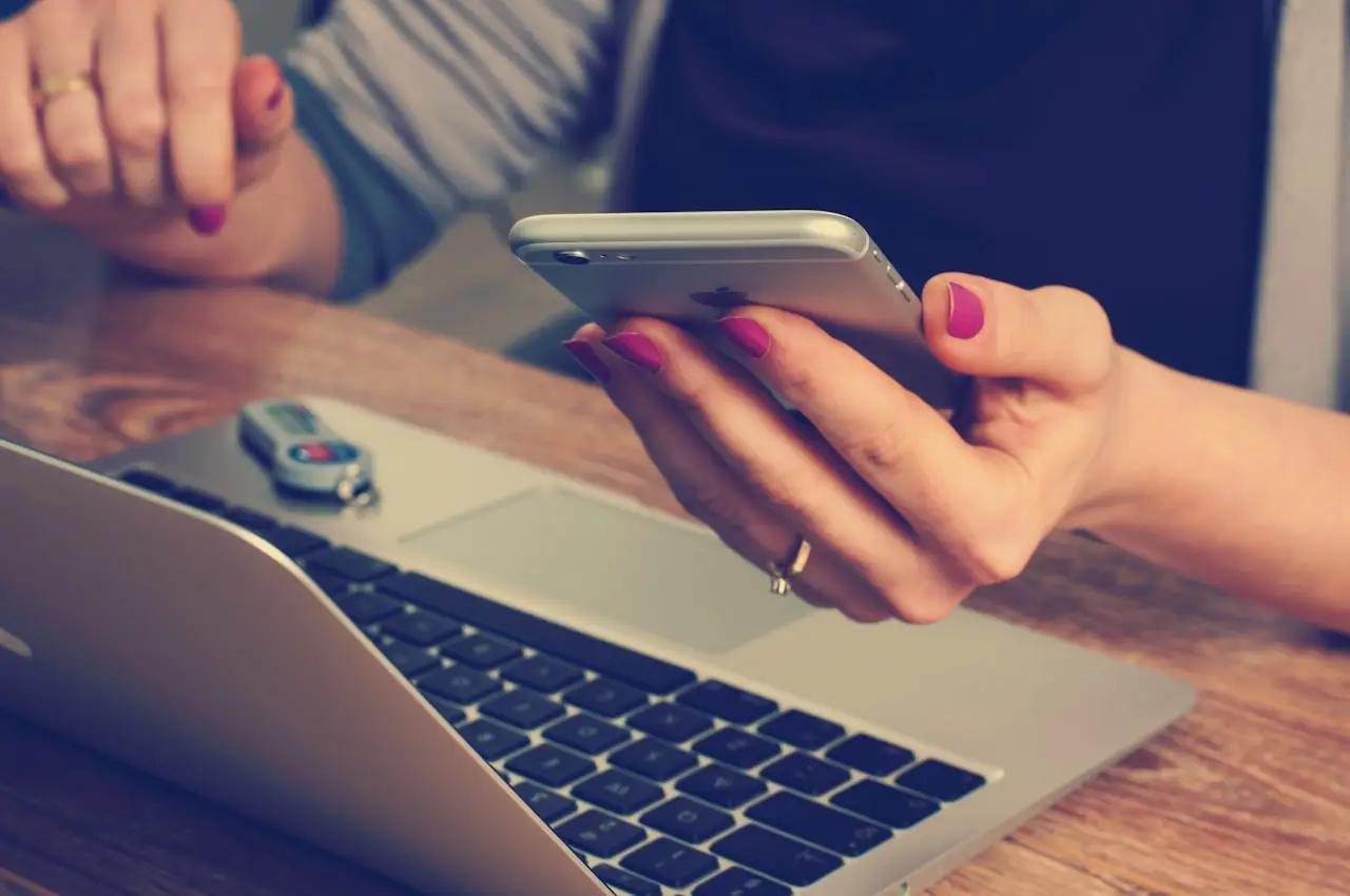 Phone call connectivity and telecom concept